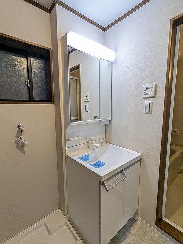 大阪府枚方市三矢町 内観写真（洗面台・洗面所）