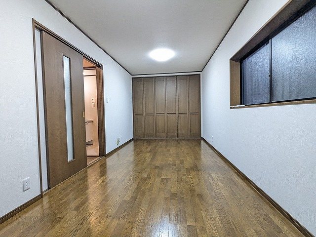 大阪府枚方市三矢町 内観写真（リビング以外の居室）