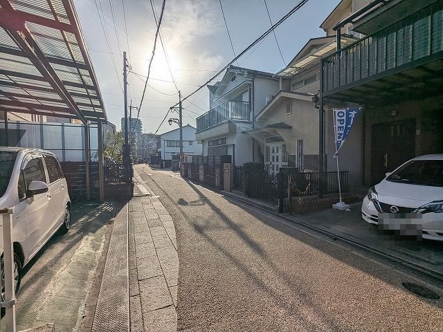 大阪府枚方市三矢町 現地写真（前面道路含む現地写真）