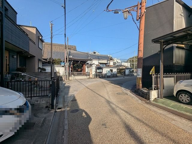 大阪府枚方市三矢町 現地写真（前面道路含む現地写真）