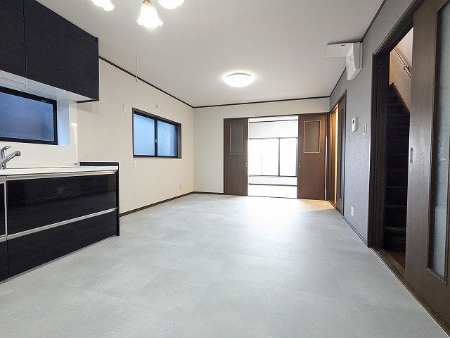 大阪府枚方市三矢町 内観写真（リビング）