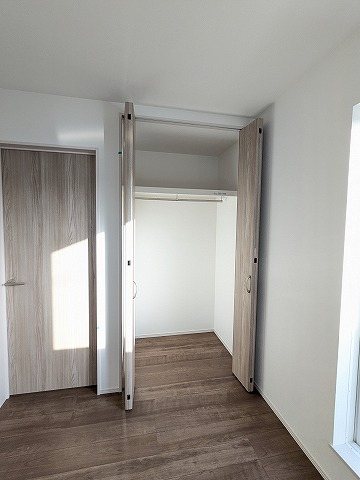 大阪府枚方市養父元町 内観写真（収納）