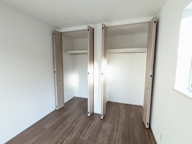 大阪府枚方市養父元町 内観写真（収納）