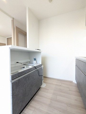 大阪府枚方市三矢町 内観写真（キッチン）