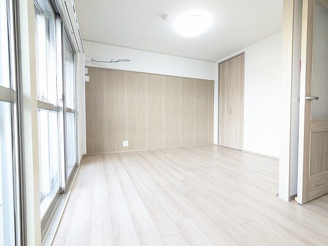 大阪府枚方市三矢町 内観写真（リビング）