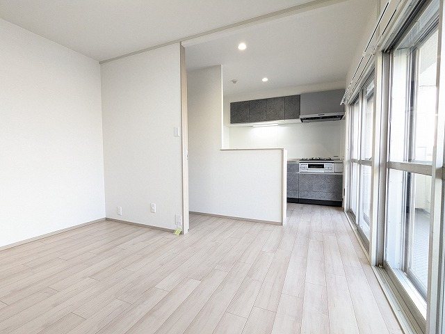 大阪府枚方市三矢町 内観写真（リビング）