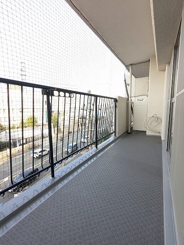 大阪府枚方市三矢町 現地写真（バルコニー）