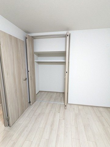 大阪府枚方市三矢町 内観写真（収納）