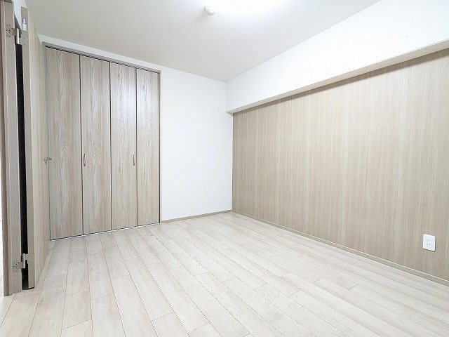 大阪府枚方市三矢町 内観写真（リビング以外の居室）