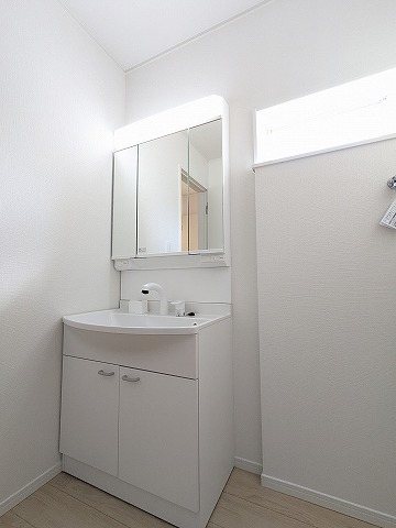 大阪府枚方市渚本町 内観写真（洗面台・洗面所）