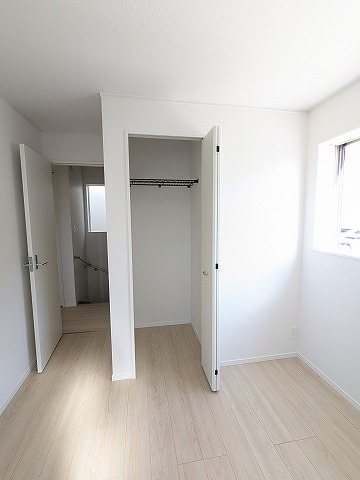 大阪府枚方市渚本町 内観写真（収納）