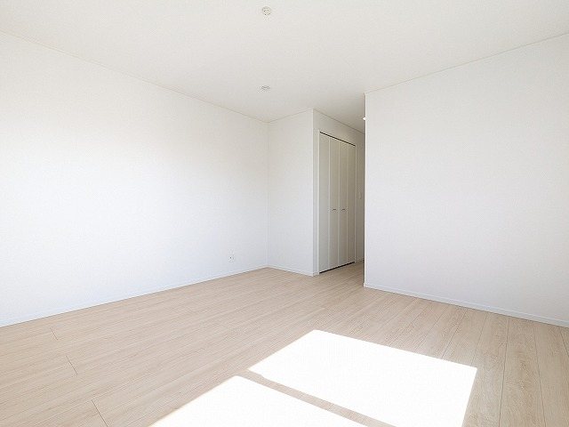 大阪府枚方市渚本町 内観写真（リビング以外の居室）