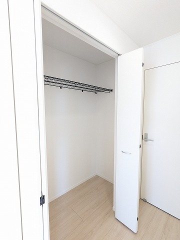大阪府枚方市渚本町 内観写真（収納）