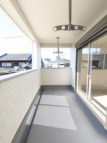 大阪府枚方市渚本町 現地写真（バルコニー）