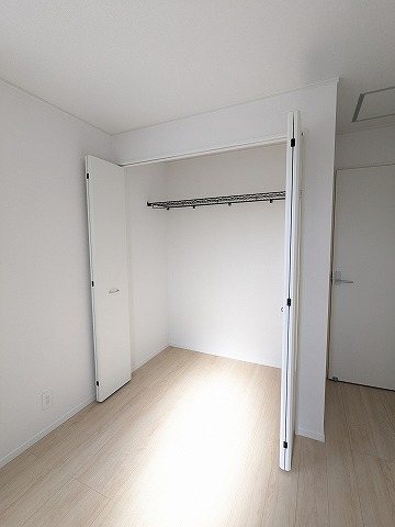 大阪府枚方市渚本町 内観写真（収納）