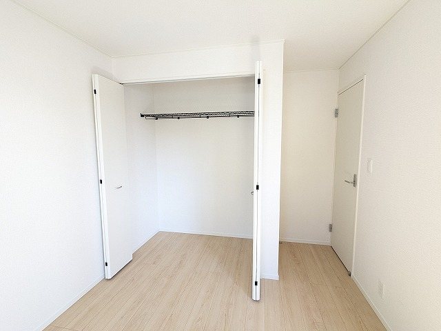 大阪府枚方市渚本町 内観写真（収納）