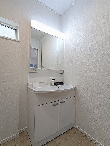 大阪府枚方市渚本町 内観写真（洗面台・洗面所）