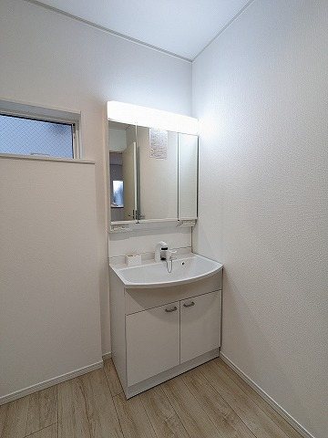 大阪府枚方市渚本町 内観写真（洗面台・洗面所）