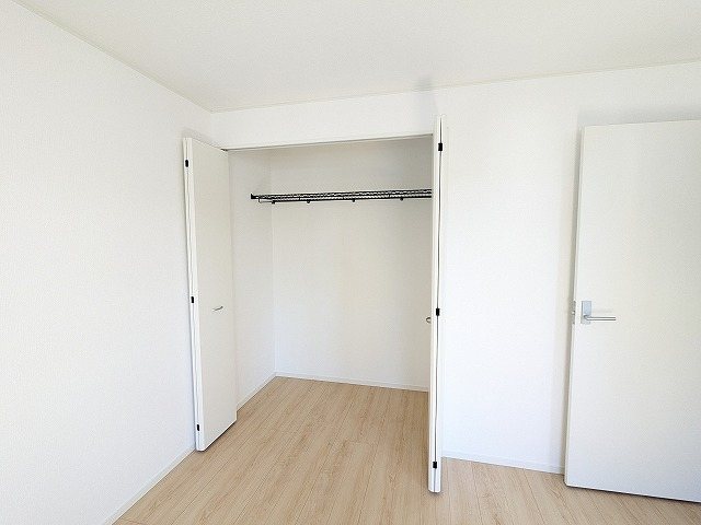 大阪府枚方市渚本町 内観写真（収納）