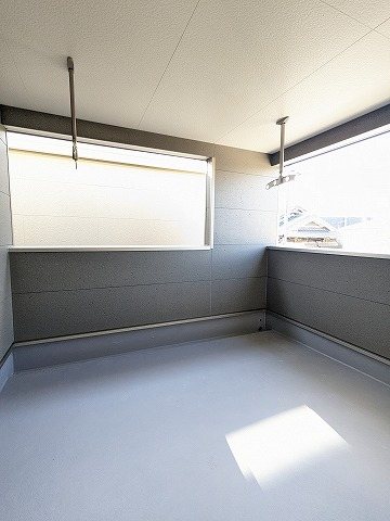 大阪府枚方市渚本町 現地写真（バルコニー）