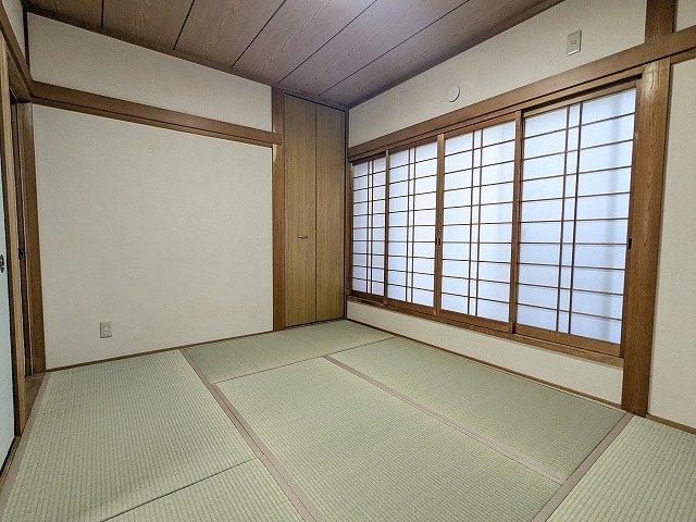 大阪府枚方市野村元町 内観写真（リビング以外の居室）