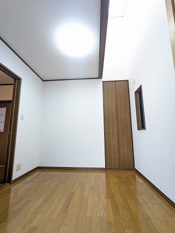 大阪府枚方市野村元町 内観写真（リビング以外の居室）