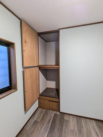大阪府枚方市渚栄町 内観写真（収納）