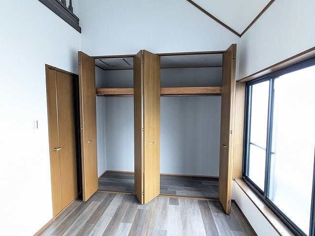 大阪府枚方市渚栄町 内観写真（収納）