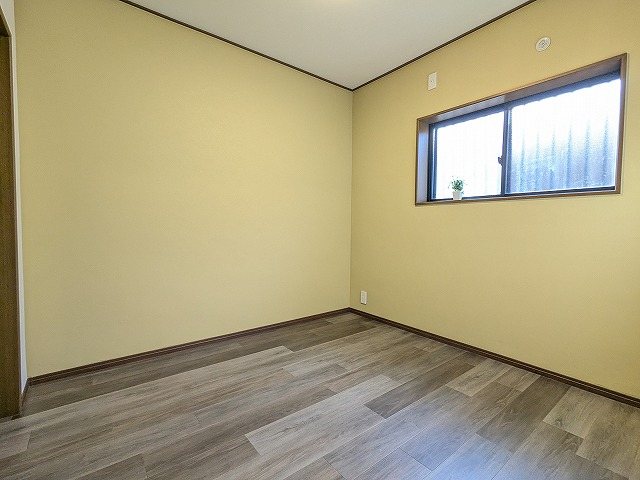 大阪府枚方市渚栄町 内観写真（リビング以外の居室）