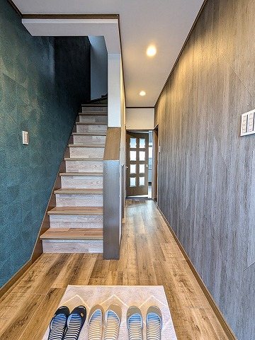 大阪府枚方市楠葉並木１丁目 現地写真（玄関）