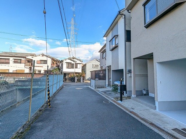大阪府枚方市楠葉並木１丁目 現地写真（前面道路含む現地写真）
