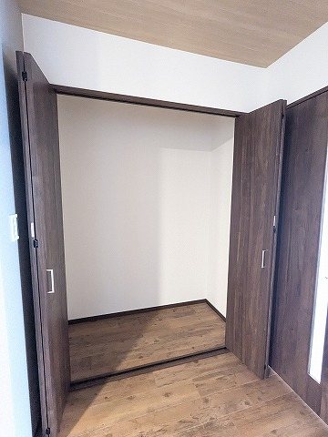 大阪府枚方市東香里３丁目 内観写真（収納）