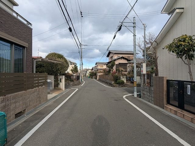 大阪府枚方市東香里３丁目 現地写真（前面道路含む現地写真）