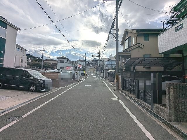 大阪府枚方市東香里３丁目 現地写真（前面道路含む現地写真）