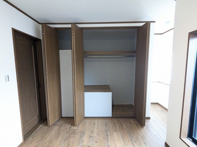 大阪府枚方市東香里３丁目 内観写真（収納）