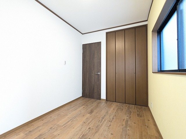 大阪府枚方市東香里３丁目 内観写真（リビング以外の居室）