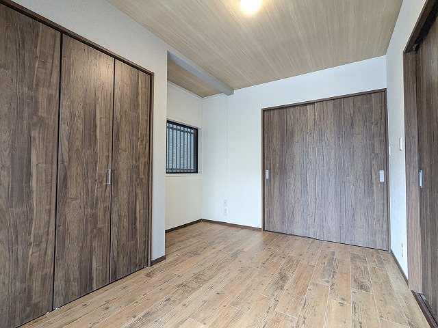 大阪府枚方市東香里３丁目 内観写真（リビング以外の居室）