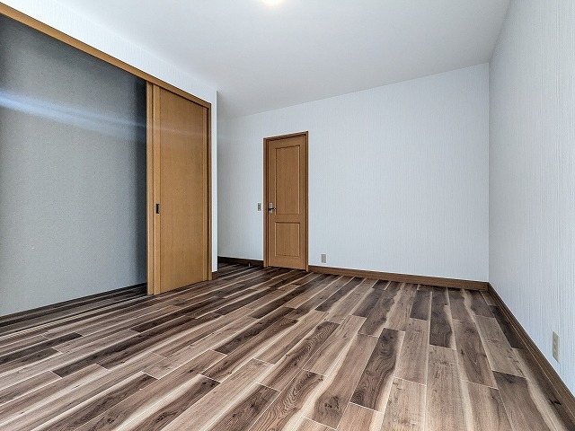 大阪府交野市星田西３丁目 内観写真（リビング以外の居室）
