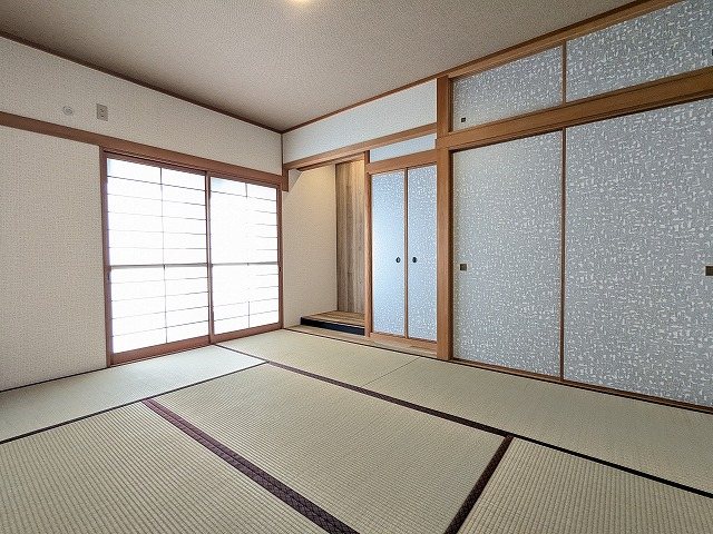 大阪府交野市星田西３丁目 内観写真（リビング以外の居室）