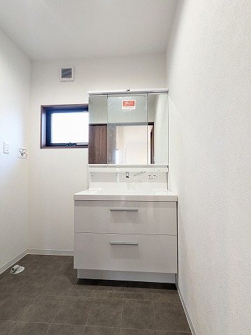 大阪府枚方市小倉東町 内観写真（洗面台・洗面所）