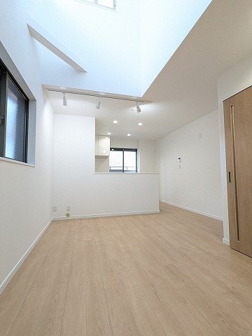 大阪府枚方市宮之阪４丁目 内観写真（リビング）