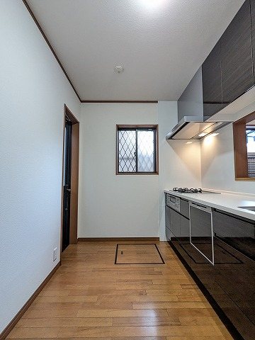 大阪府枚方市東山１丁目 内観写真（キッチン）