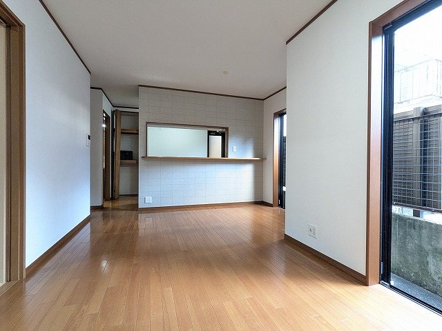 大阪府枚方市東山１丁目 内観写真（リビング）