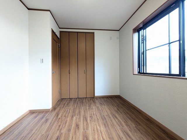 大阪府枚方市東山１丁目 内観写真（リビング以外の居室）