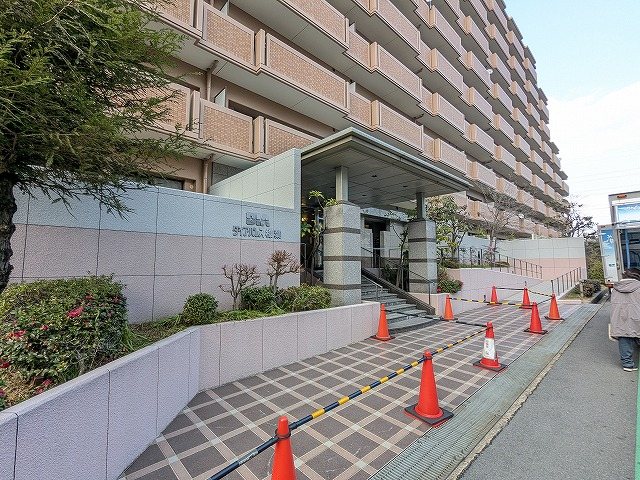 大阪府枚方市東山１丁目 共用部写真（エントランス）
