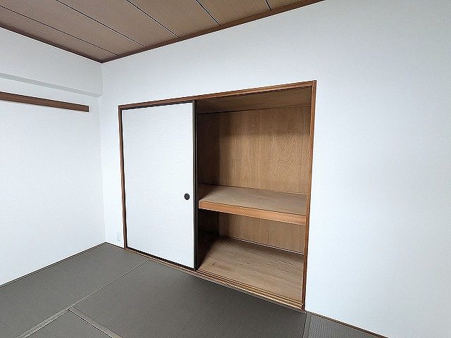 大阪府枚方市山之上北町 内観写真（収納）