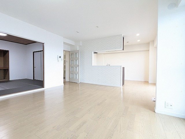 大阪府枚方市山之上北町 内観写真（リビング）