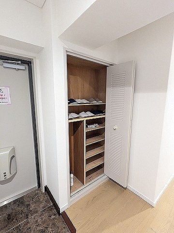 大阪府枚方市山之上北町 内観写真（収納）