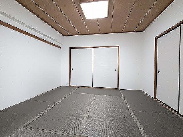 大阪府枚方市山之上北町 内観写真（リビング以外の居室）