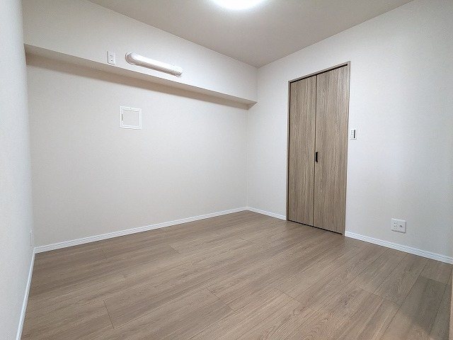 大阪府枚方市山之上北町 内観写真（リビング以外の居室）